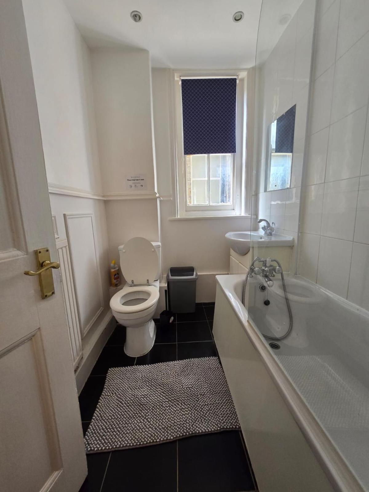 Great Flat Close To Edgware Road Londres